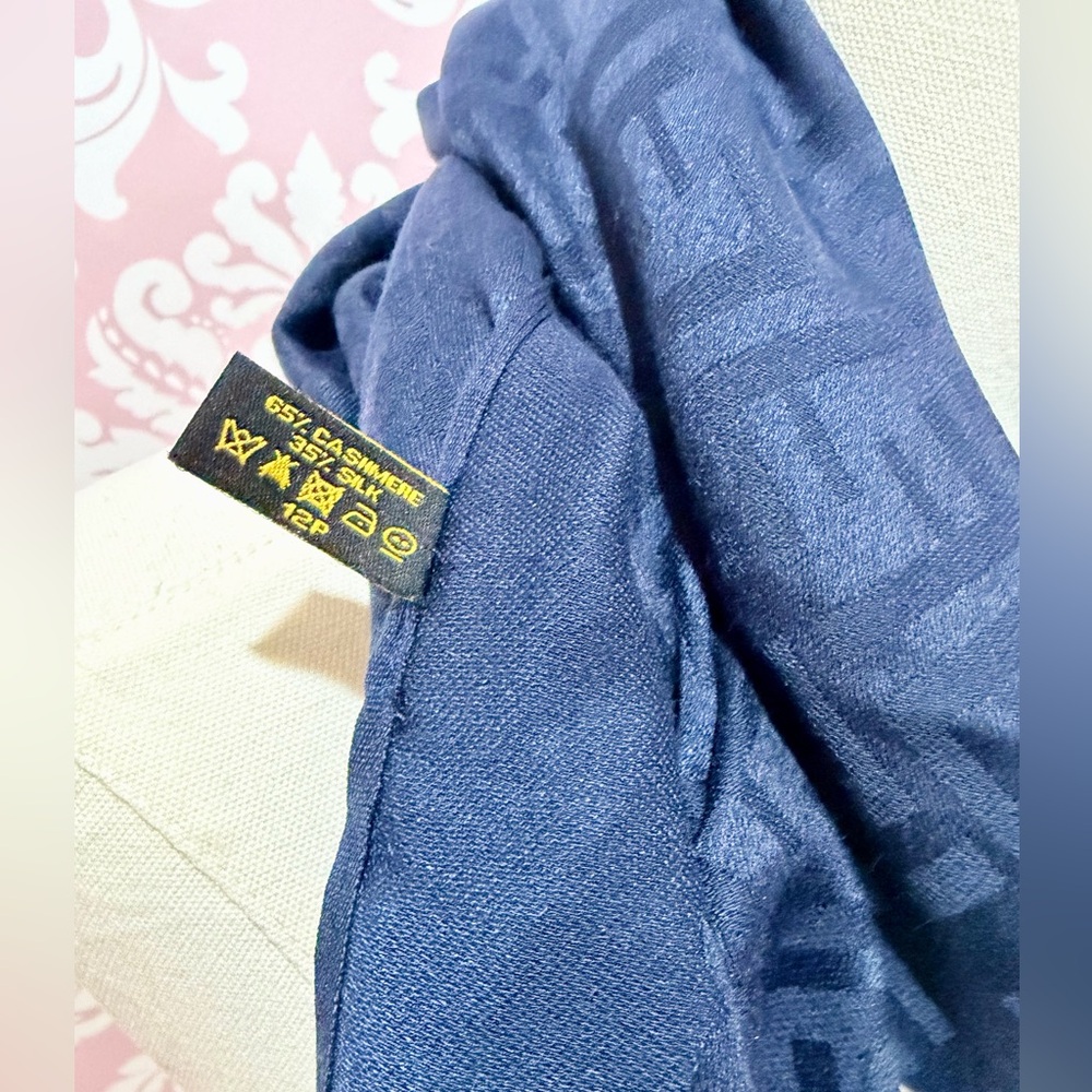 Fendi FF Logo Navy Blue Scarf 
Silk & Cashmere - Picture 6 of 7